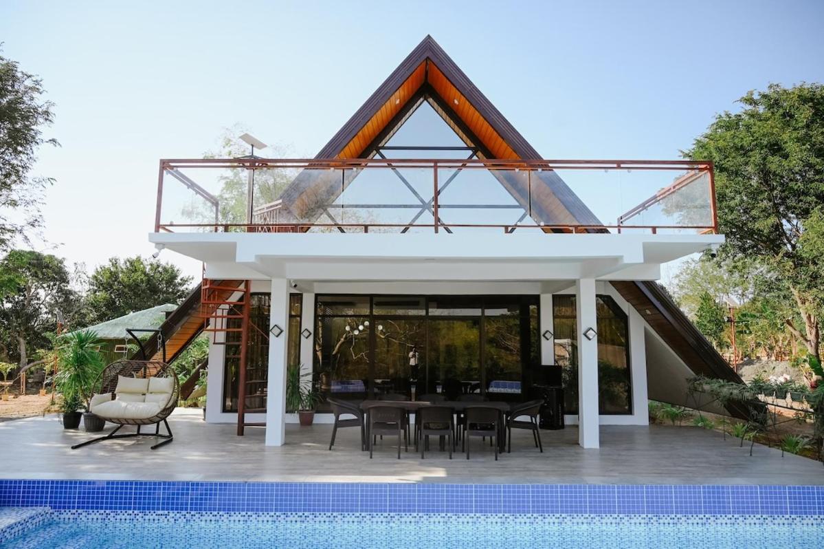 Redwood Cabin Bolinao Kültér fotó