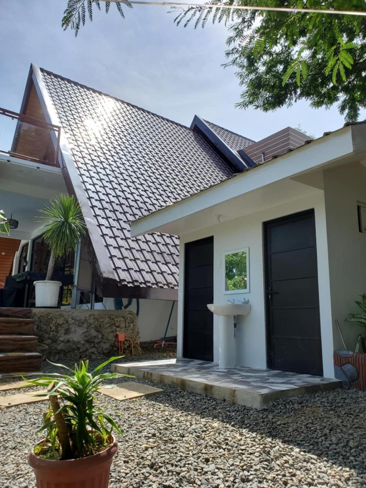 Redwood Cabin Bolinao Kültér fotó
